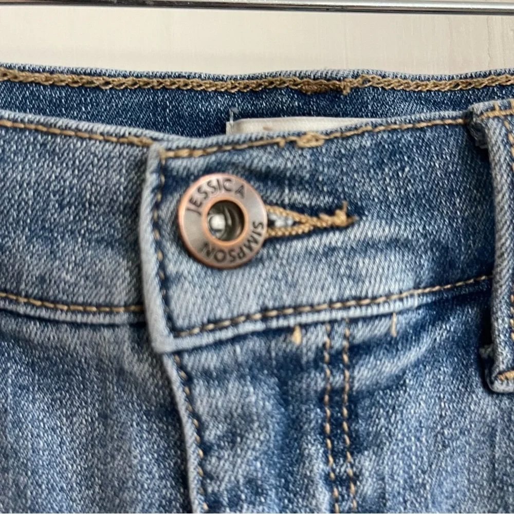 Jessica Simpson Women’s Size 4 Denim Blue Jean Shorts - Picture 3 of 11